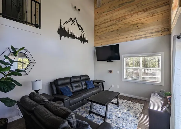 Getaway W Sunset Deck & Fire Pit Table Holiday home