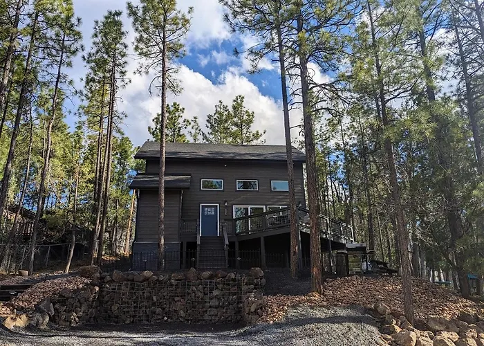 Getaway W Sunset Deck & Fire Pit Table Holiday home *